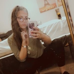 Meet your Posher, Kayla